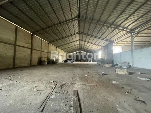 image GUDANG SUPER LUAS EKS PABRIK DI MUSTIKA JAYA - 7000M BISA MASUK KONTAINER 40FT, SIAP PAKAI! (6)