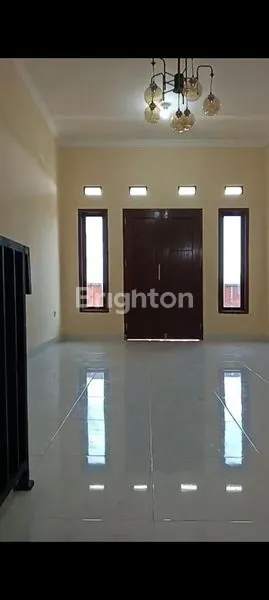 image RUKO BARU 3 LANTAI COCOK UNTUK USAHA DAN RUANG KANTOR  SIAP PAKAI DI CIBUBUR JAKARTA TIMUR (3)