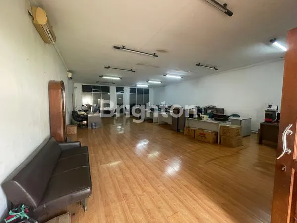 image GUDANG SUPER LUAS EKS PABRIK DI MUSTIKA JAYA - 7000M BISA MASUK KONTAINER 40FT, SIAP PAKAI! (8)