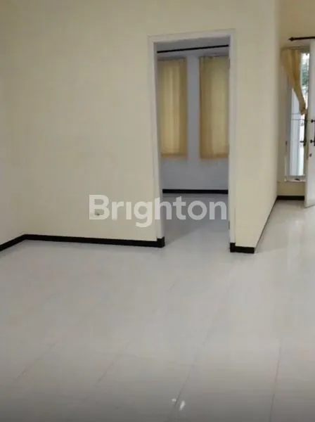 image RUMAH KLAMPIS SEMOLO TIMUR (3)