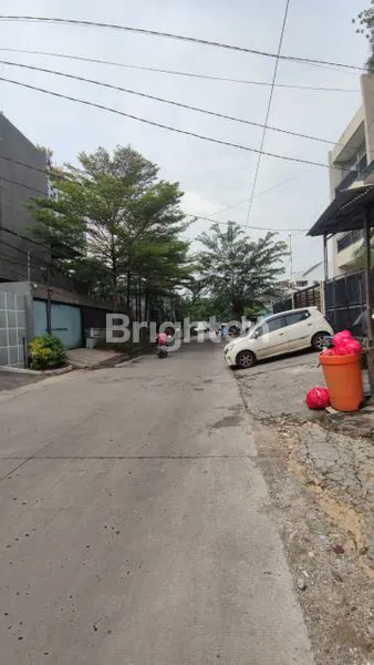 image RUMAH DURI KEPA 3 LANTAI ROW JALAN 2 MOBIL  (7)