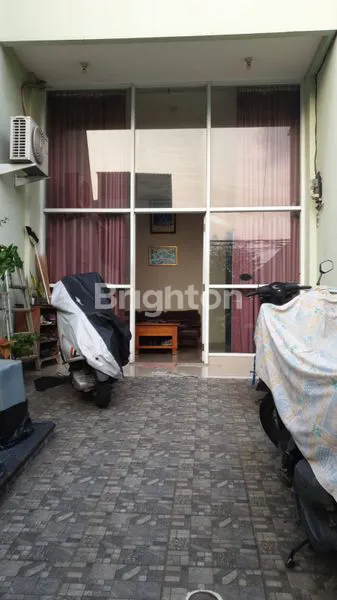 image RUMAH DURI KEPA 3 LANTAI ROW JALAN 2 MOBIL  (2)