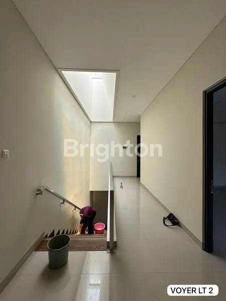 image RUMAH GRAHA NATURA DEKAT DENGAN CLUB HOUSE DAN 3 MENIT DARI GWALK LOKASI STARTEGIS DAN AKSES JALAN LEBAR DAN AMAN (4)