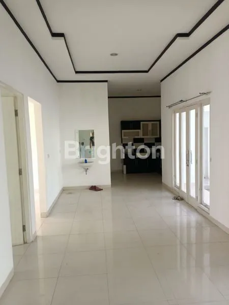 image RUMAH MEWAH DI HOOK UNTUK DISEWAKAN (2)