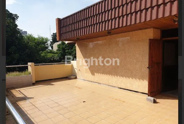 image JUAL SEWA RUMAH USAHA DARMO PERMAI DPT 2 LANTAISURABAYA BARAT (3)