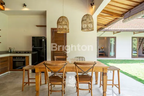 image MODERN TROPICAL VILLA IN BERAWA – 400 SQM , 3BEDROOM, BIG POOL (8)