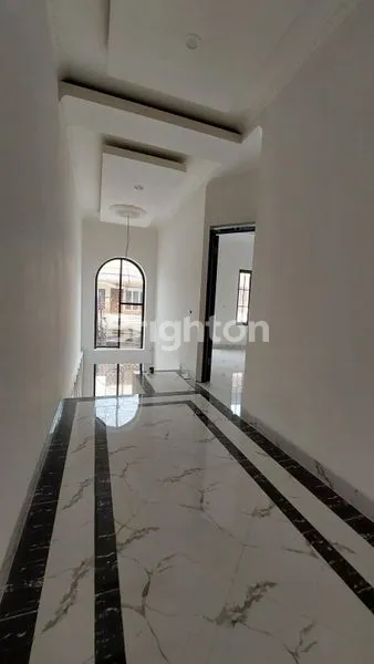 image DIJUAL RUMAH ELEGAN MINIMALIS TAMAN RATU (3)
