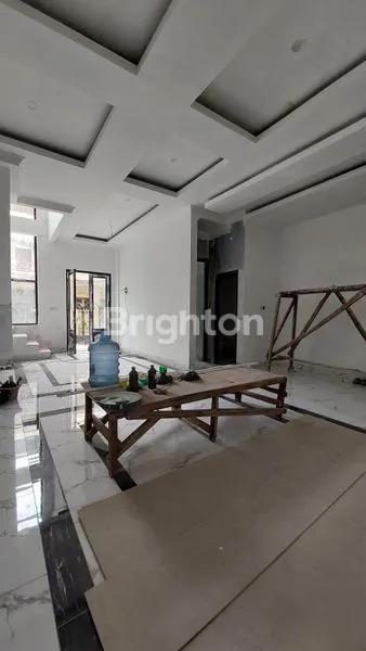 image DIJUAL RUMAH ELEGAN MINIMALIS TAMAN RATU (2)