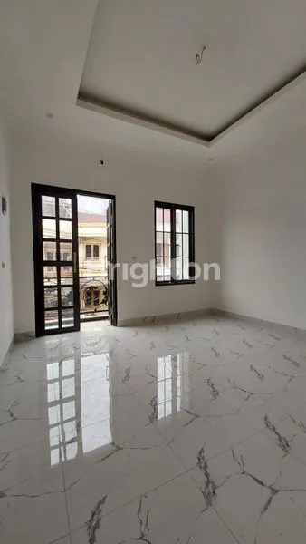 image DIJUAL RUMAH ELEGAN MINIMALIS TAMAN RATU (4)