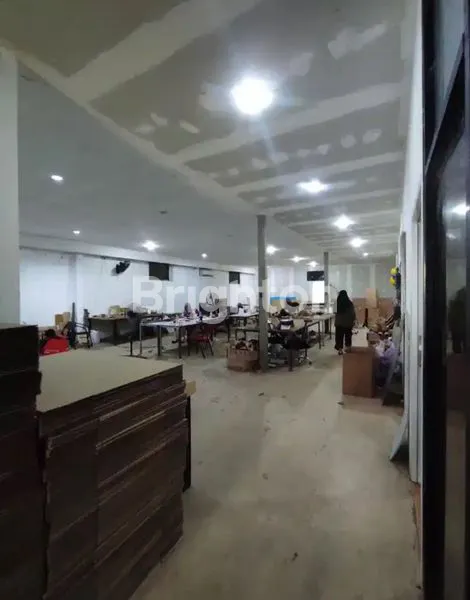 image GUDANG/KANTOR 2 LANTAI SIAP PAKAI DI KALIDERES, DEKAT BANDARA (1)
