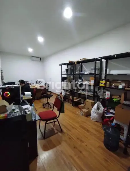 image GUDANG/KANTOR 2 LANTAI SIAP PAKAI DI KALIDERES, DEKAT BANDARA (2)