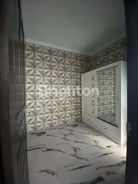 image RUMAH MODERN KLASIK 2 LANTAI DEKAT LRT HARJAMUKTI (4)