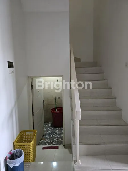 image RUMAH MEWAH 2 LANTAI KAHURIPAN TERRACE SIDOARJO, SIAP HUNI (2)