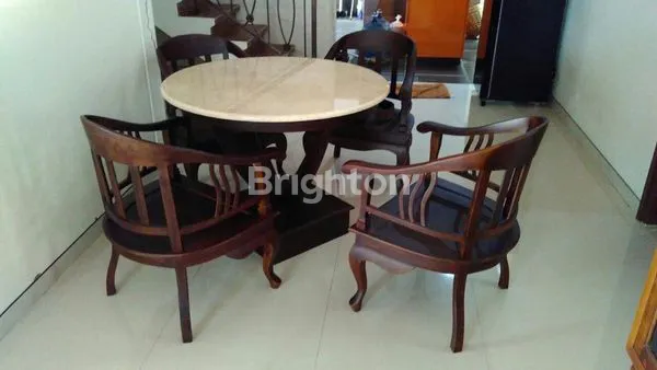 image RUMAH STRATEGIS 2 LANTAI SEMI FURNISH DI SERENGAN, SURAKARTA (3)