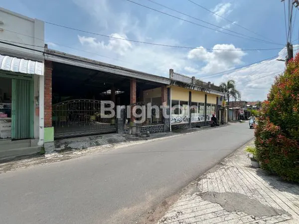 image DIJUAL RUMAH 2 LANTAI  BENTUK L  495 M2 STRATEGIS TENGAH KOTA  (1)