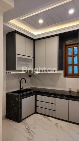 image RUMAH MEWAH 3 LANTAI TYPE AMERICAN CLASSIC DI JAGAKARSA JAKARTA SELATAN L96C228 (3)