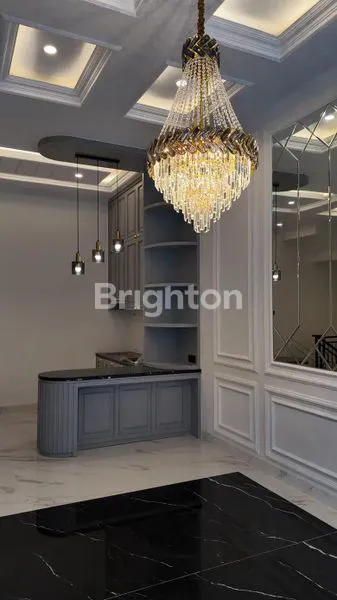 image RUMAH MEWAH 3 LANTAI TYPE AMERICAN CLASSIC DI JAGAKARSA JAKARTA SELATAN L96C228 (5)