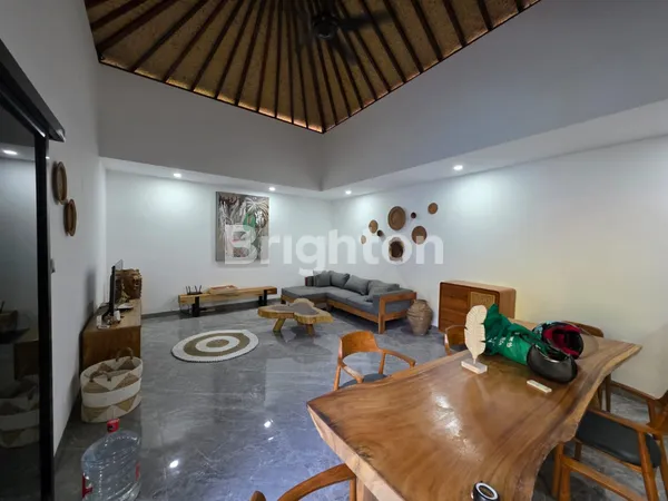 image 2 BEDROOMS 1 OFFICE 3 BATHROOMS VILLA IN UNGASAN (2)