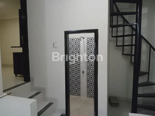 image RUMAH SIAP HUNI LENGKAP DENGAN MINI BAR & BASEMENT (4)