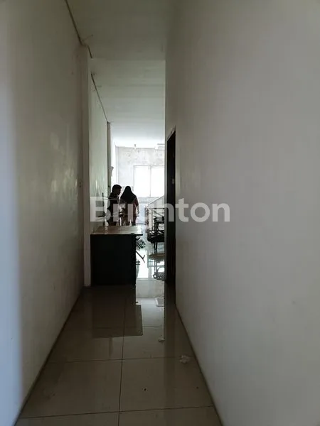 image RUKO 3 LANTAI LOKASI STRATEGIS DI KAWASAN KOMERSIAL SAMARINDA (5)