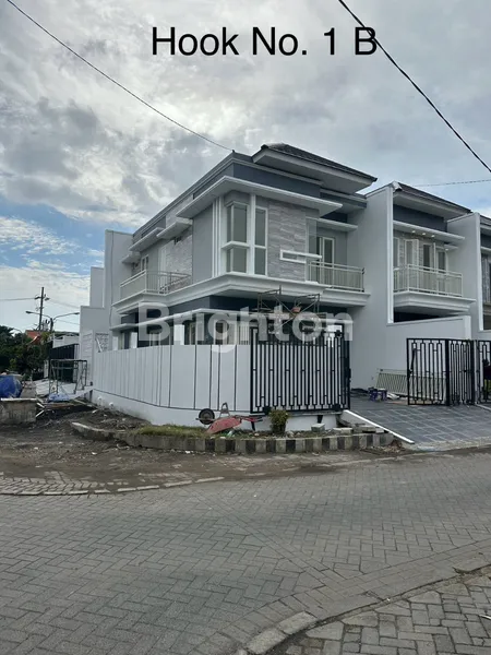 image RUMAH 1B BARU MODERN MINIMALIS 2 LANTAI POSISI HOOK JEMURSARI SELATAN (2)