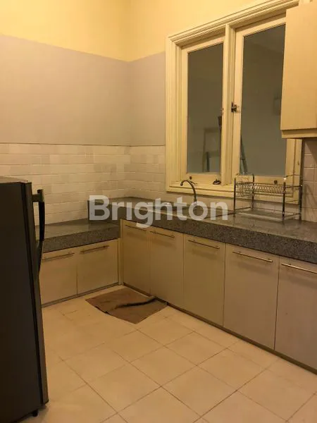 image RUMAH MEWAH 2 LANTAI DI LOKASI YANG EKSKLUSIF (6)