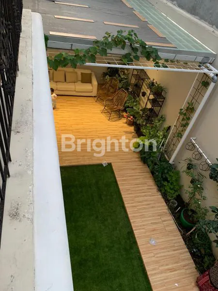image RUMAH MEWAH 2 LANTAI DI LOKASI YANG EKSKLUSIF (8)