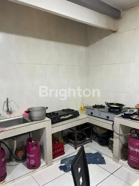 image BARATAJAYA RUMAH TERAWAT SIAP HUNI LOKASI STRATEGIS TENGAH KOTA, ROW JALAN LEBAR (3)