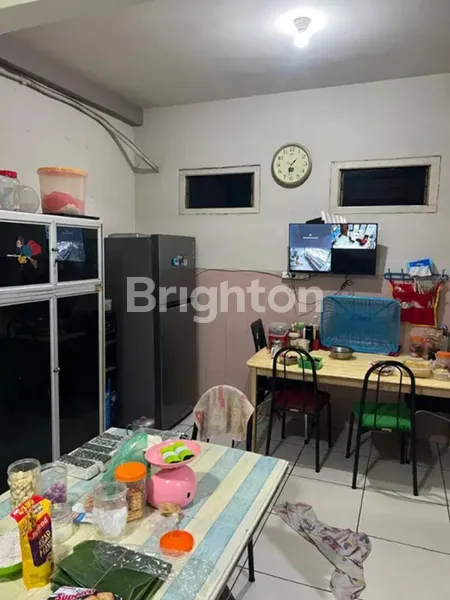 image BARATAJAYA RUMAH TERAWAT SIAP HUNI LOKASI STRATEGIS TENGAH KOTA, ROW JALAN LEBAR (4)