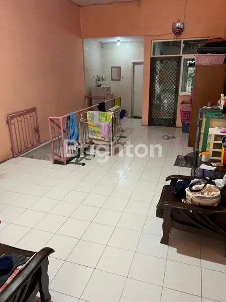 image BARATAJAYA RUMAH TERAWAT SIAP HUNI LOKASI STRATEGIS TENGAH KOTA, ROW JALAN LEBAR (5)
