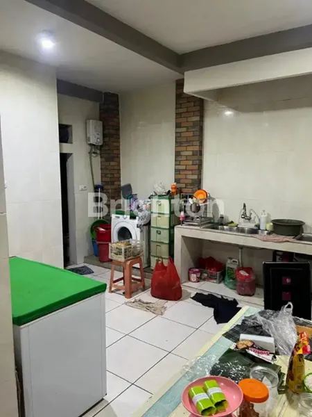 image BARATAJAYA RUMAH TERAWAT SIAP HUNI LOKASI STRATEGIS TENGAH KOTA, ROW JALAN LEBAR (7)