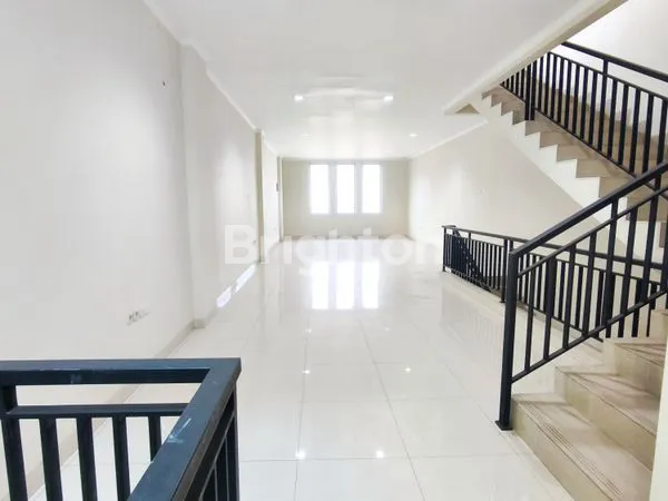 image RUKO HUK PREMIUM DAN STRATEGIS BANGUNAN 4,5 LANTAI DI PANGKAL ASEM, RAWA SELATAN JAKARTA PUSAT (7)