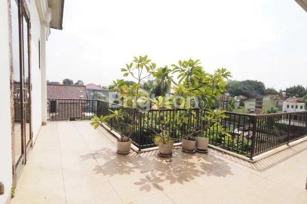 image RUMAH BESAR 3 LANTAI MURAH DI CLUSTER MENTENG BINTARO (3)