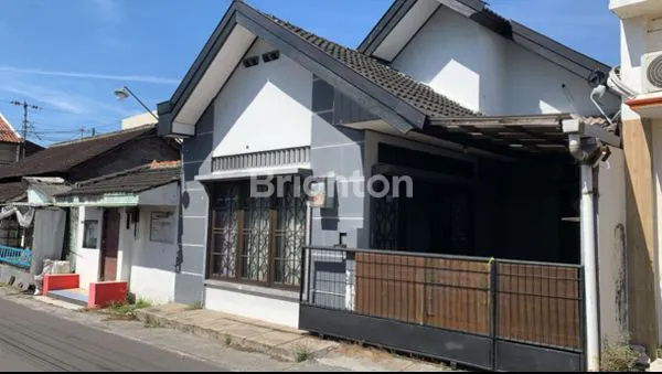 RUMAH SIAP HUNI DI KERTEN BELAKANG URSULIN