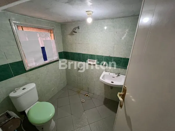 image RUMAH MEWAH 2 LANTAI BEVERLY HILLS BALIKPAPAN - SHM, SEMI FURNISHED (4)