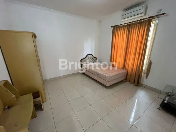 image RUMAH MEWAH 2 LANTAI BEVERLY HILLS BALIKPAPAN - SHM, SEMI FURNISHED (5)