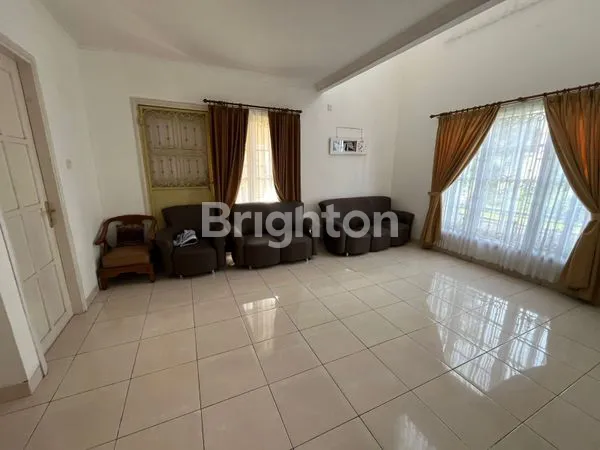 image RUMAH MEWAH 2 LANTAI BEVERLY HILLS BALIKPAPAN - SHM, SEMI FURNISHED (3)