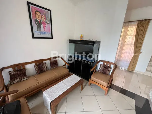 image RUMAH MEWAH 2 LANTAI BEVERLY HILLS BALIKPAPAN - SHM, SEMI FURNISHED (2)