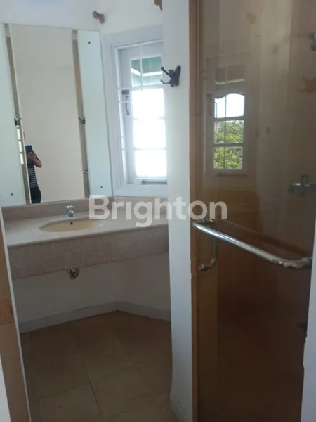 image RUMAH SIAP HUNI SIDOSERMO DEKAT RAYA JEMURSARI  (5)