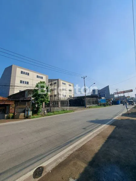 image JUAL CEPAT GEDUNG EX BENGKEL MOBIL (2)