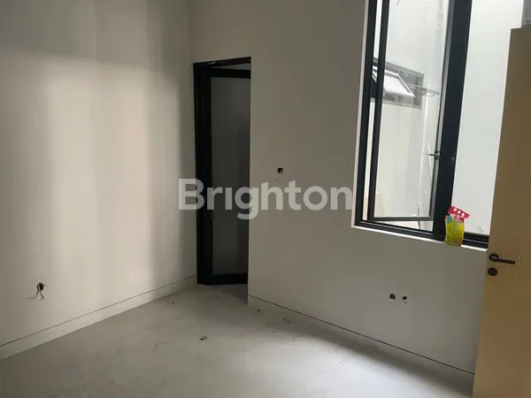 image MOCA VRBANA DIAN ISTANA BRAND NEW (2)