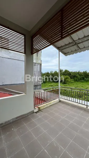 image BALIKPAPAN - RUMAH CANTIK & MODERN DI KAWASAN ELITE TENGAH KOTA (G058) (4)