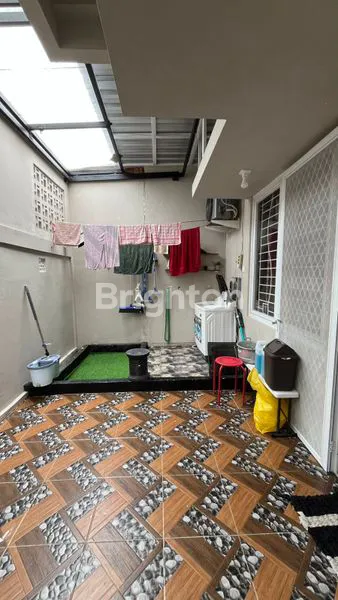 image BALIKPAPAN - RUMAH CANTIK & MODERN DI KAWASAN ELITE TENGAH KOTA (G058) (5)