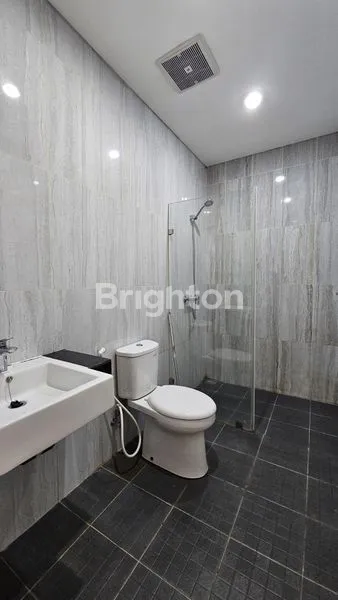 image DISEWAKAN RUMAH 2LANTAI 3KAMAR SIAP HUNI DI KELAPA GADING (2)