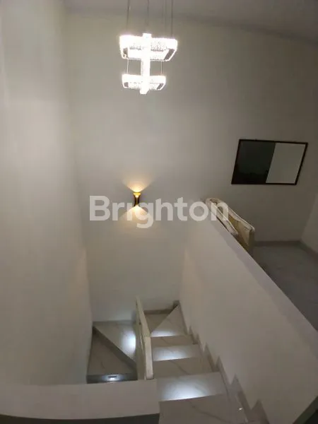 image DIJUAL RUMAH MEWAH SIAP HUNI – FULL FURNISHED (8)