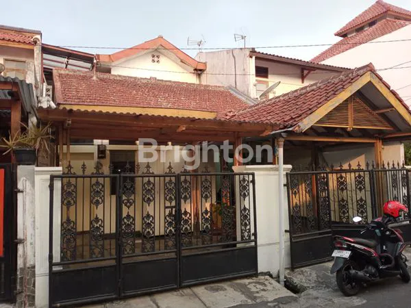 image RUMAH LUAS 2 LANTAI SIAP HUNI DI KAWASAN ELIT SUKALUYU BANDUNG (1)