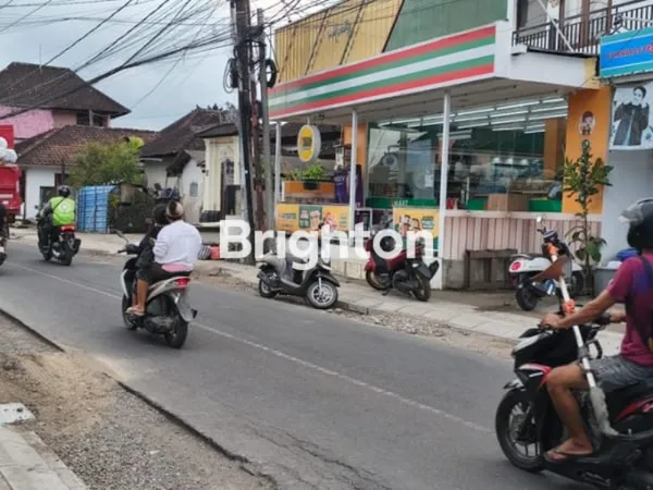 image TOKO DI PANTAI PERERENAN CANGGU (1)