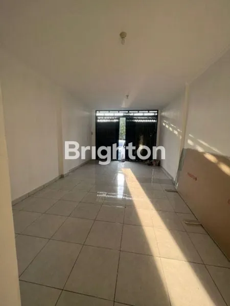 image TOKO DI PANTAI PERERENAN CANGGU (2)