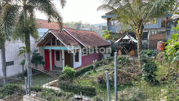 image DIJUAL TANAH DAN BANGUNAN LUAS STRATEGIS 300 M² DI JL. MEGAMANIK CIMEUYAN BANDUNG DAN COCOK UNTUK RUMAH ATAU INVESTASI DEKAT DEKAT PUSAT KOTA BANDUNG DAN FASILITAS UMUM (6)