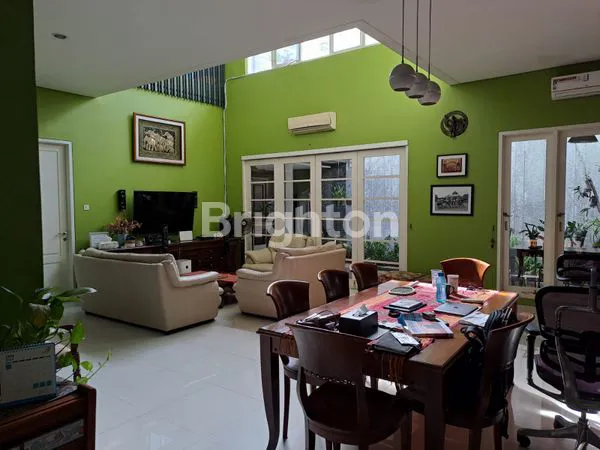 image RUMAH 2 LANTAI DI KOMPLEKS PERTAMINA RAWAMANGUN JAKARTA TIMUR . ASRI, PENCAHAYAAN DALAM RUMAH BAGUS (3)